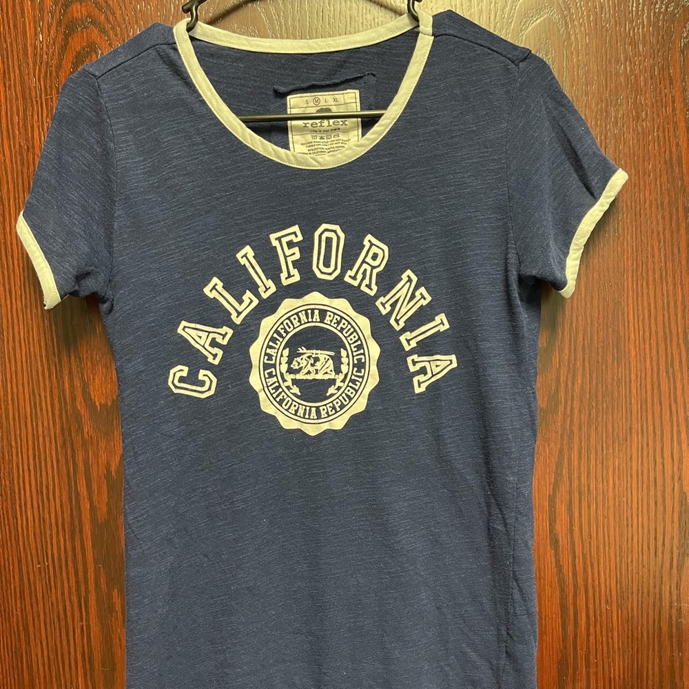 Reflex juniors California t-shirt.